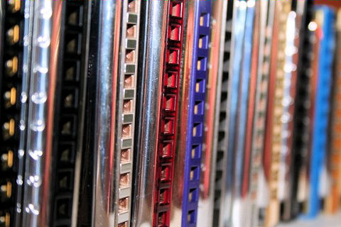 harmonicas all in a row
