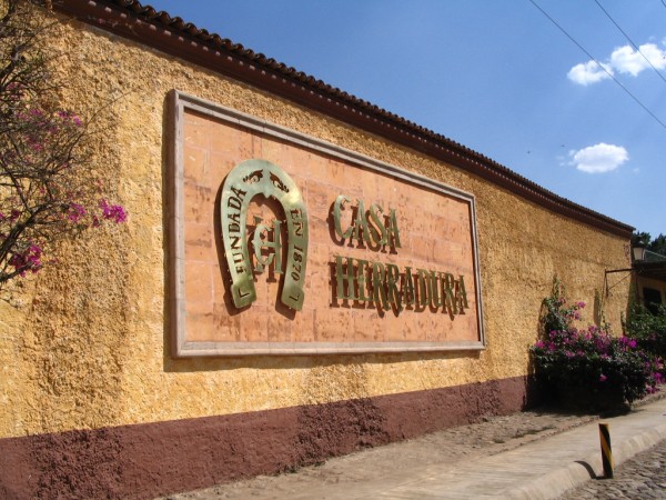 Casa Herradura sign