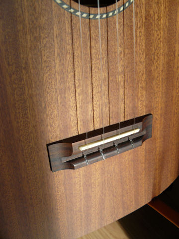 Pono baritone strings